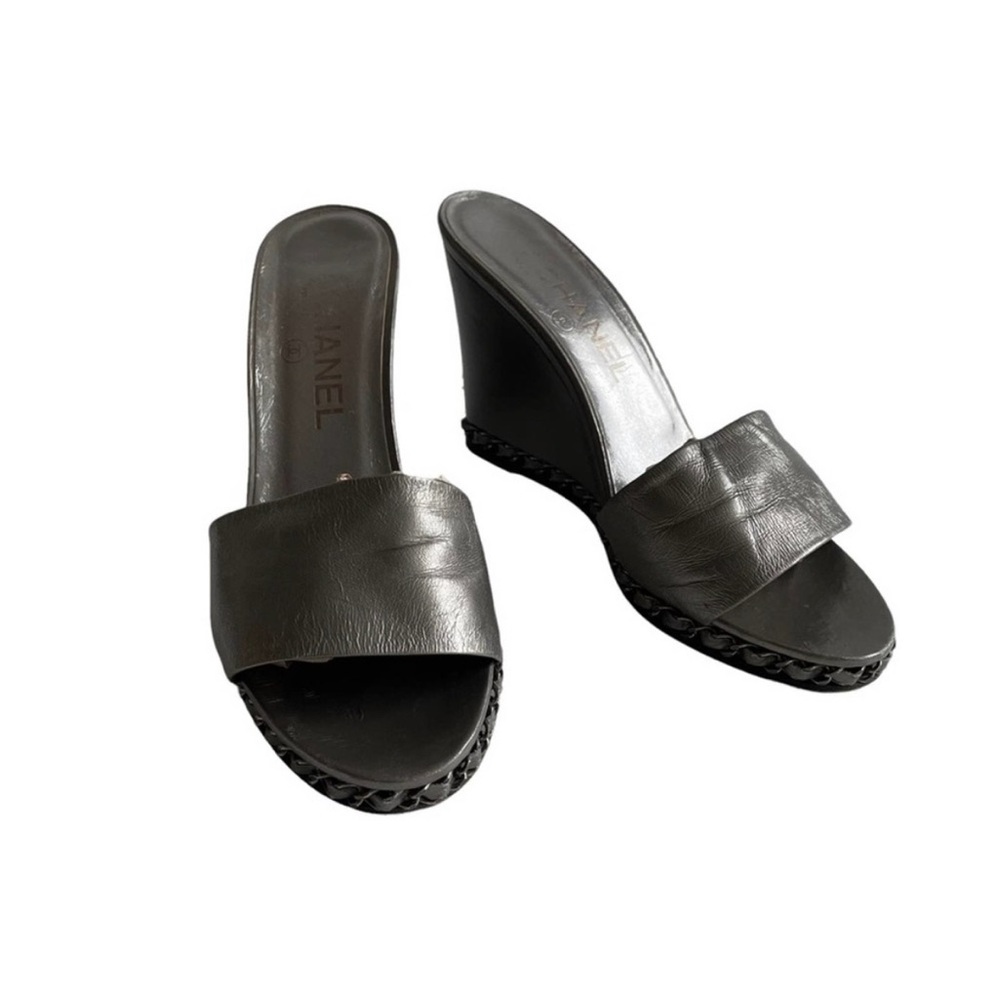 Chanel Wedge Mule Chain Slide Leather Pewter Silver EU 38.5 EUC